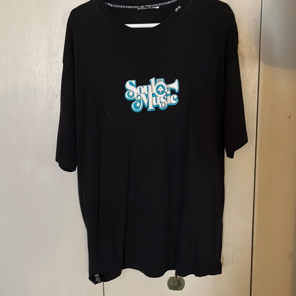 Mens LRG Soul of Music T-shirt. Sized LG.